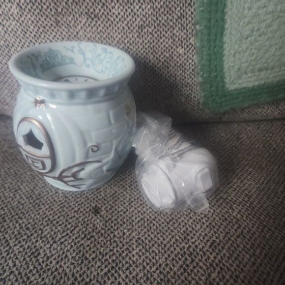 Scentsy warmer - Picture 3 of 4